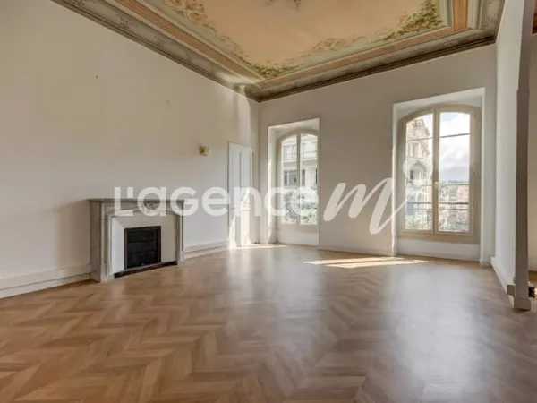 Appartement 6 pièces 160 m²
