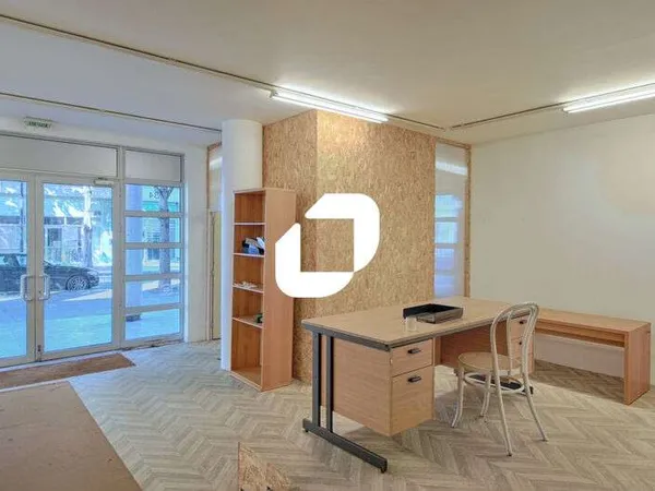 A louer Bureaux 84m² Paris
