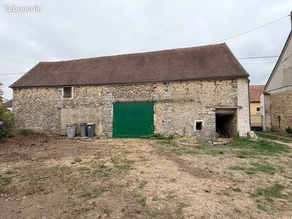 Grange à rénover - env. 115 m² au sol - terrain 261 m²