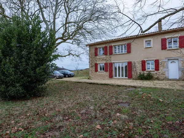 Maison de 4 pièces sur 2457m2 de terrain, CLAVEYSON (26240)