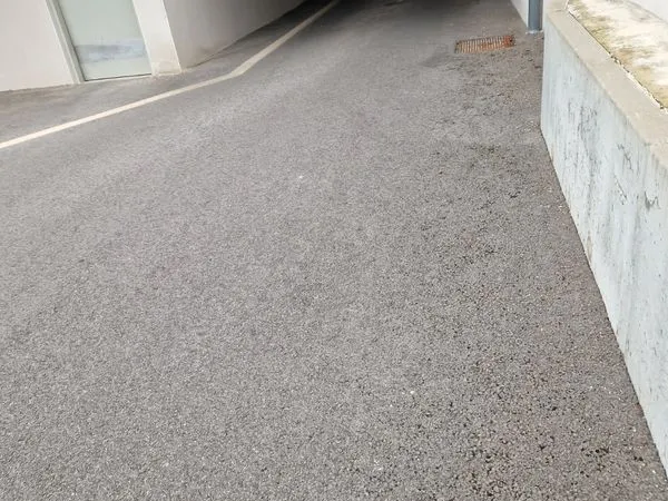 Votre voiture à l'abri pour 50 / mois