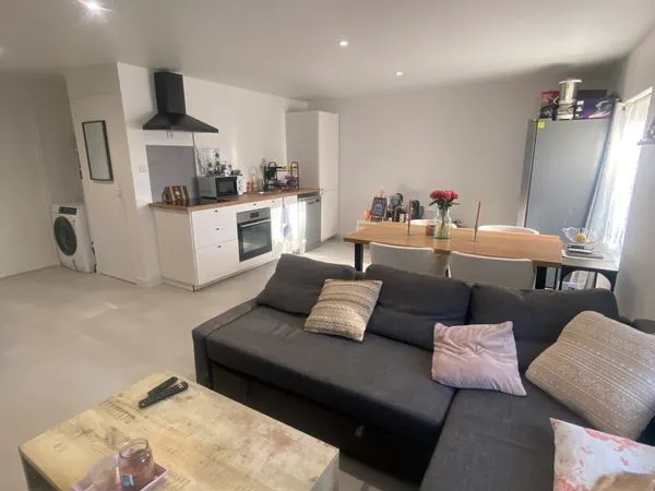 T2 meublé rénové - 49 m² - Centre-bourg de Saint-Just-Malmont