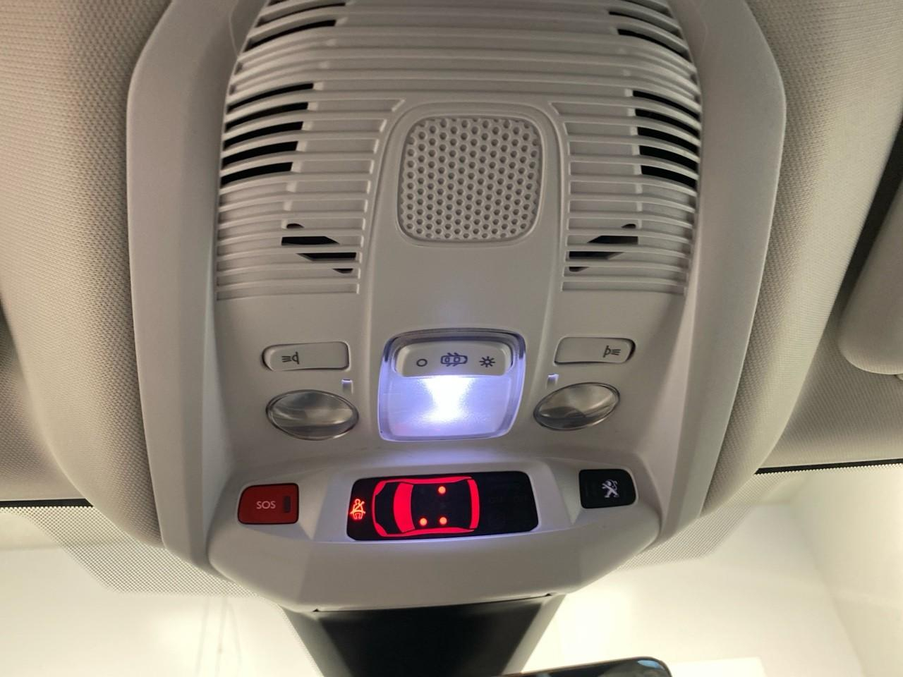 Peugeot 3008 hybrid 225 e-eat8 allure pack — photo 16