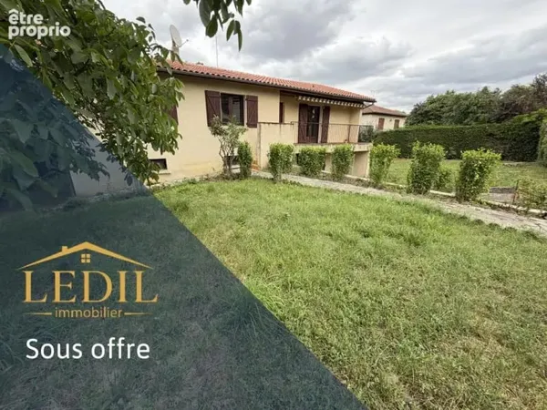 Maison de ville avec sous sol et grand jardin