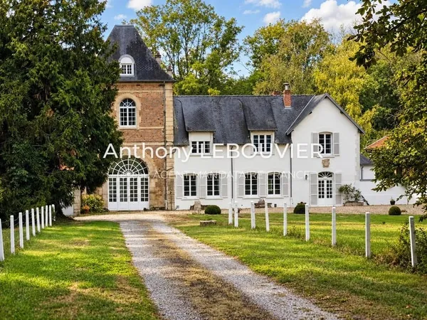PROPRIÉTÉ DE CARACTÈRE SUR ENVIRON 20 HECTARES - AXE LAON / REIMS