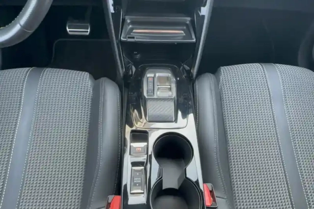 Peugeot 208 electrique 50 kwh 136ch — photo 20