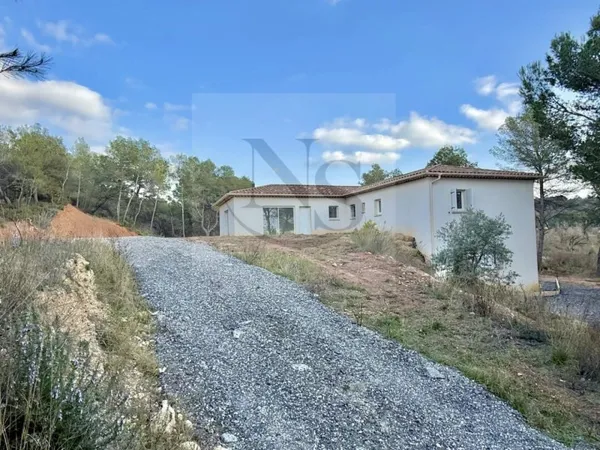 CHÂTEAUNEUF-LE-ROUGE / VILLA RÉCENTE