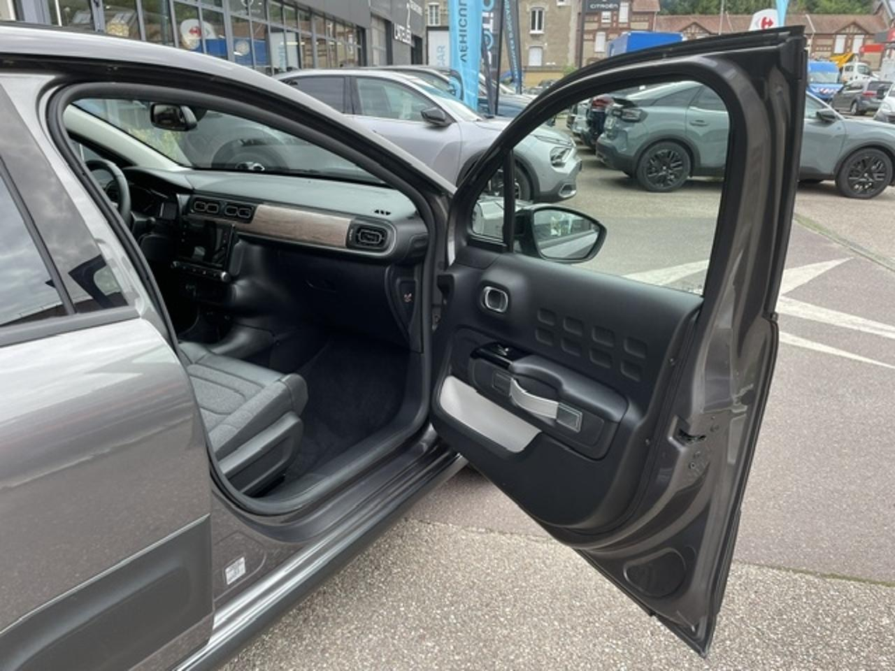Citroën C3 puretech 110 s&s bvm6 shine pack — photo 18