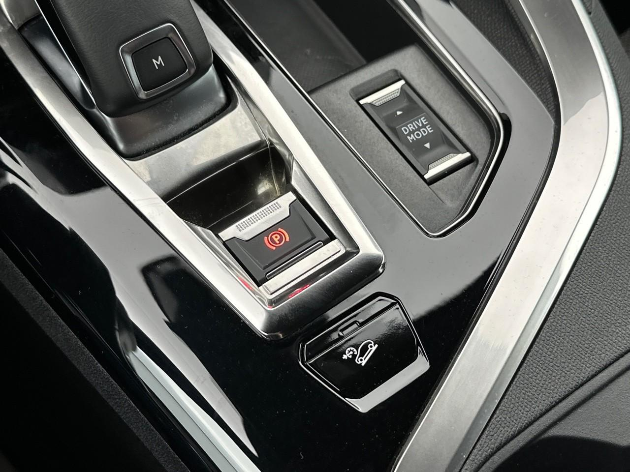 Peugeot 3008 puretech 130ch s&s eat8 gt — photo 31