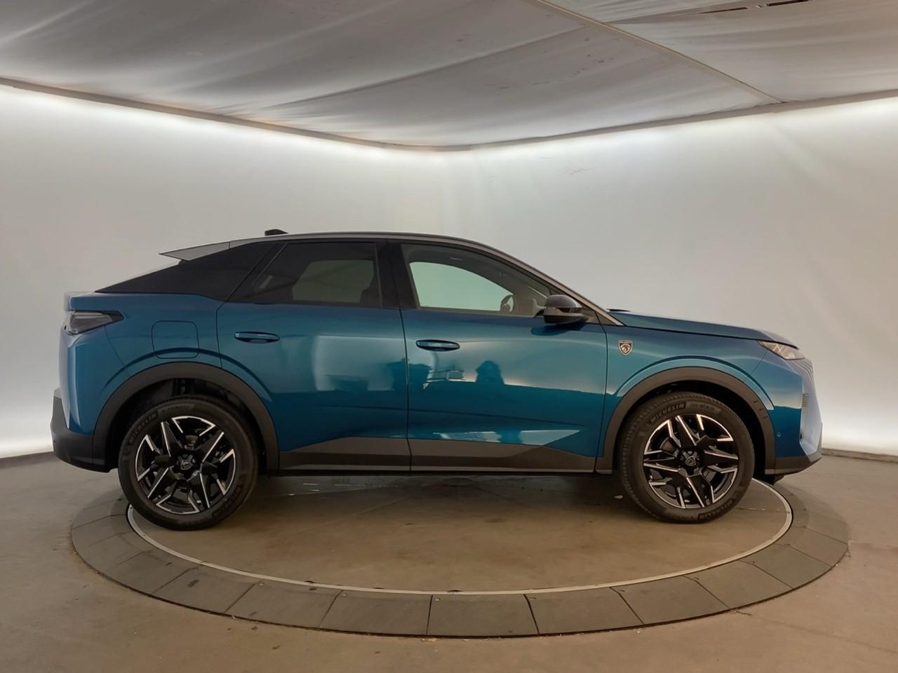 Peugeot 3008 hybrid 145 e-dcs6 gt — photo 4