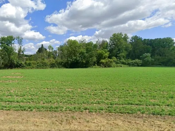 Terrain 906 m²