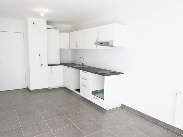 A LOUER T2 DE 41M2 AVEC PARKING QUARTIER ST VICTOR