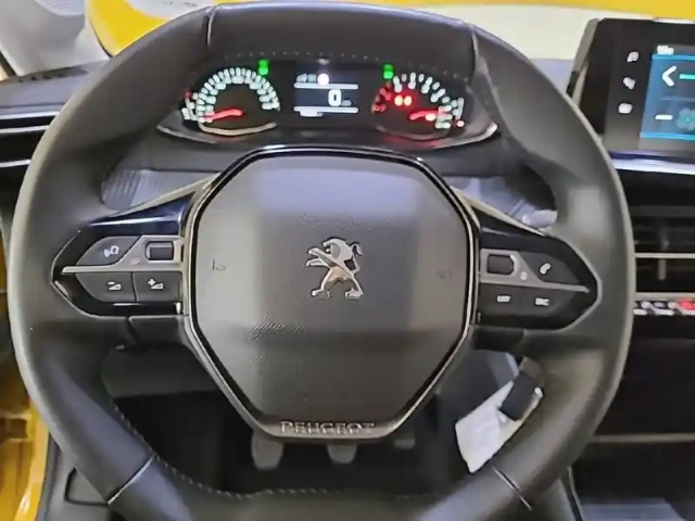 Peugeot 208 puretech 75 s&amp;s bvm5 — photo 9