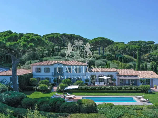 Villa 8 pièces 400 m²