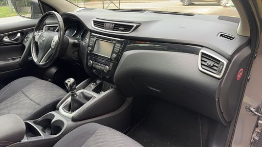 Nissan Qashqai 1.2 DIG-T 115 2WD - N-Connecta – 2015 – 100517 km – Essence – Boîte Manuelle — photo 16