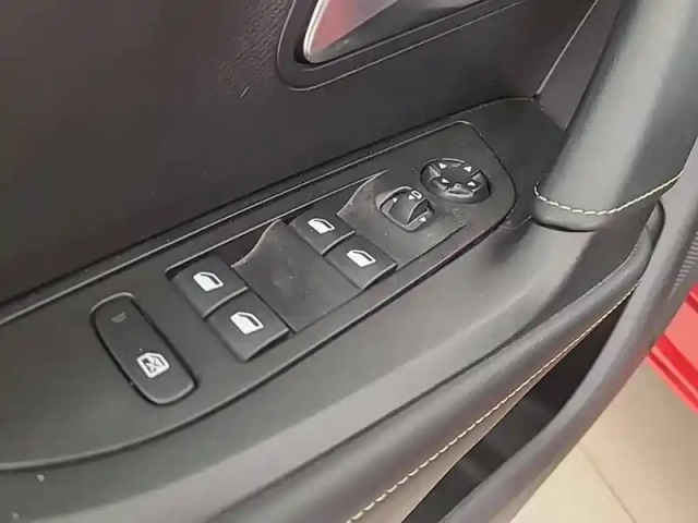 Peugeot 2008 puretech 130 s&amp;s eat8 — photo 30