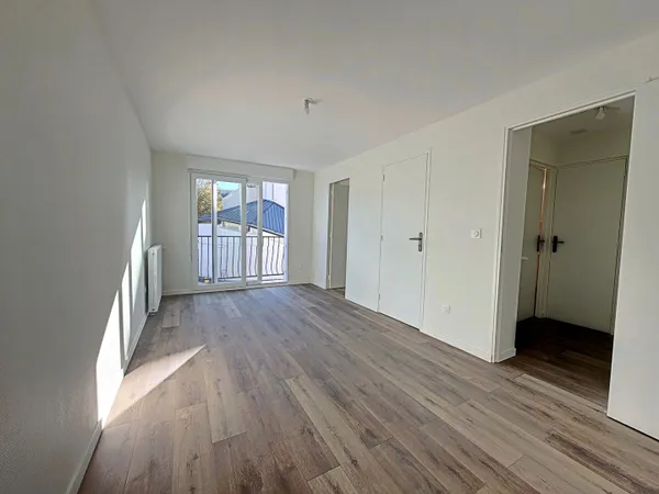 Appartement T1 à vendre à Reims - Investissement idéal avec garage et balcon