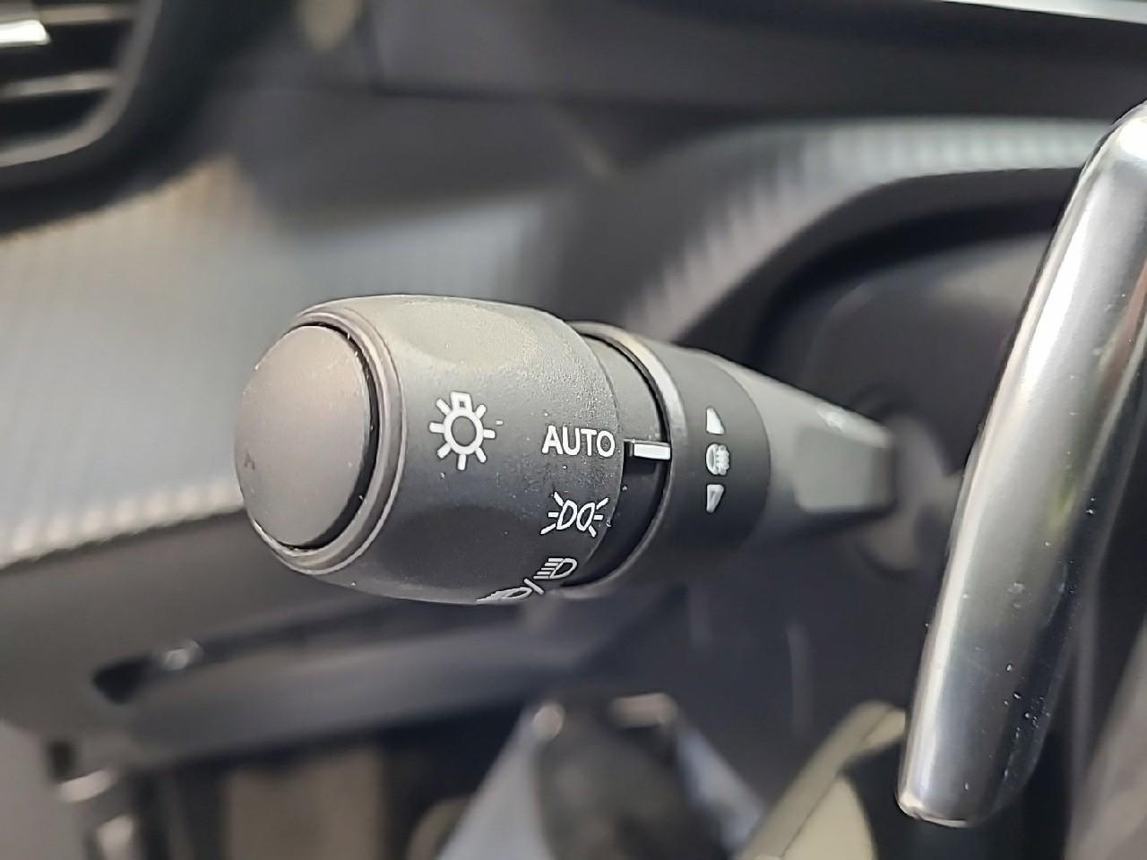 Peugeot 2008 hybrid 145 ch e-dcs6 gt — photo 23
