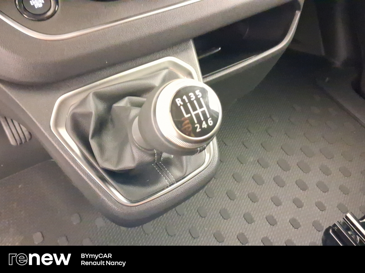 Renault Trafic Blue dCi 150 — photo 17