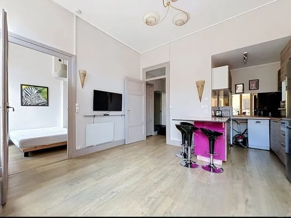 Appartement T2/T3 meublé de 47 m² - Nice