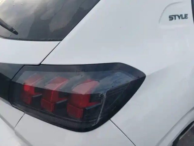 Peugeot 208 puretech 75 s&amp;s bvm5 — photo 17