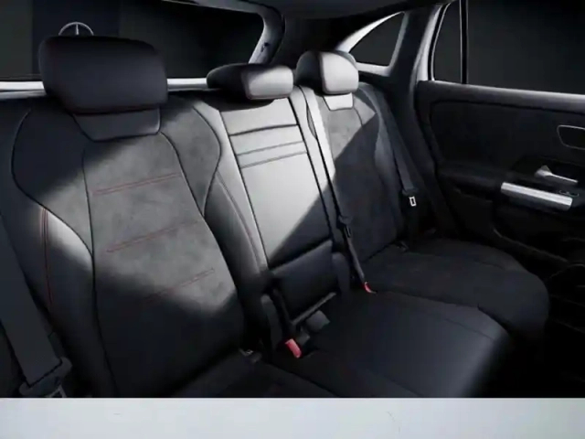 Mercedes Gla 200 d 4matic amg line — photo 22