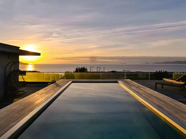 Penthouse LIVIA // En bord de mer
