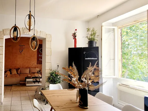 FABREZAN - Maison T5 rénovée avec plafond seigneurial du XIIIe siècle