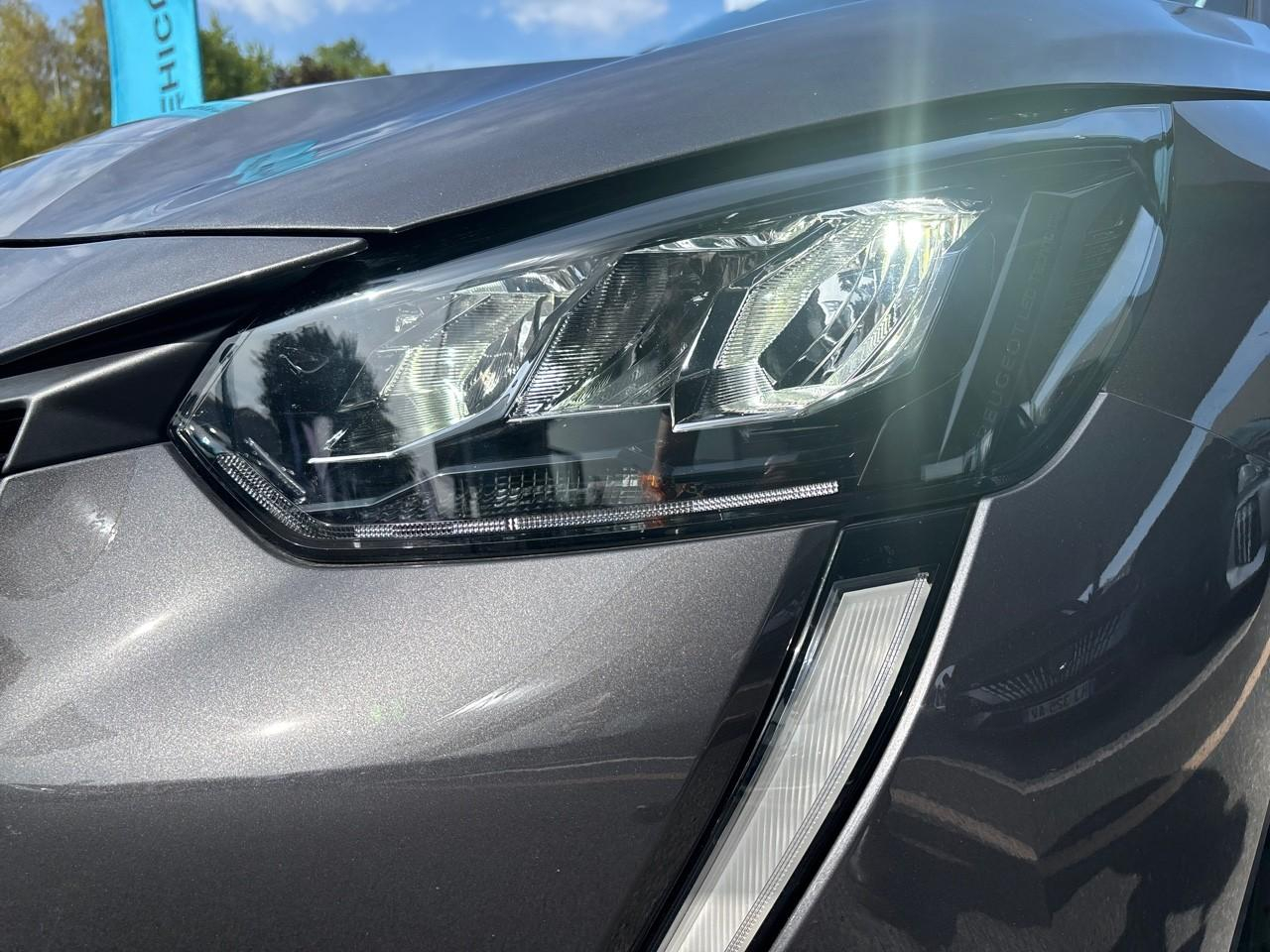Peugeot 208 1.2 puretech 100ch s&s allure — photo 32