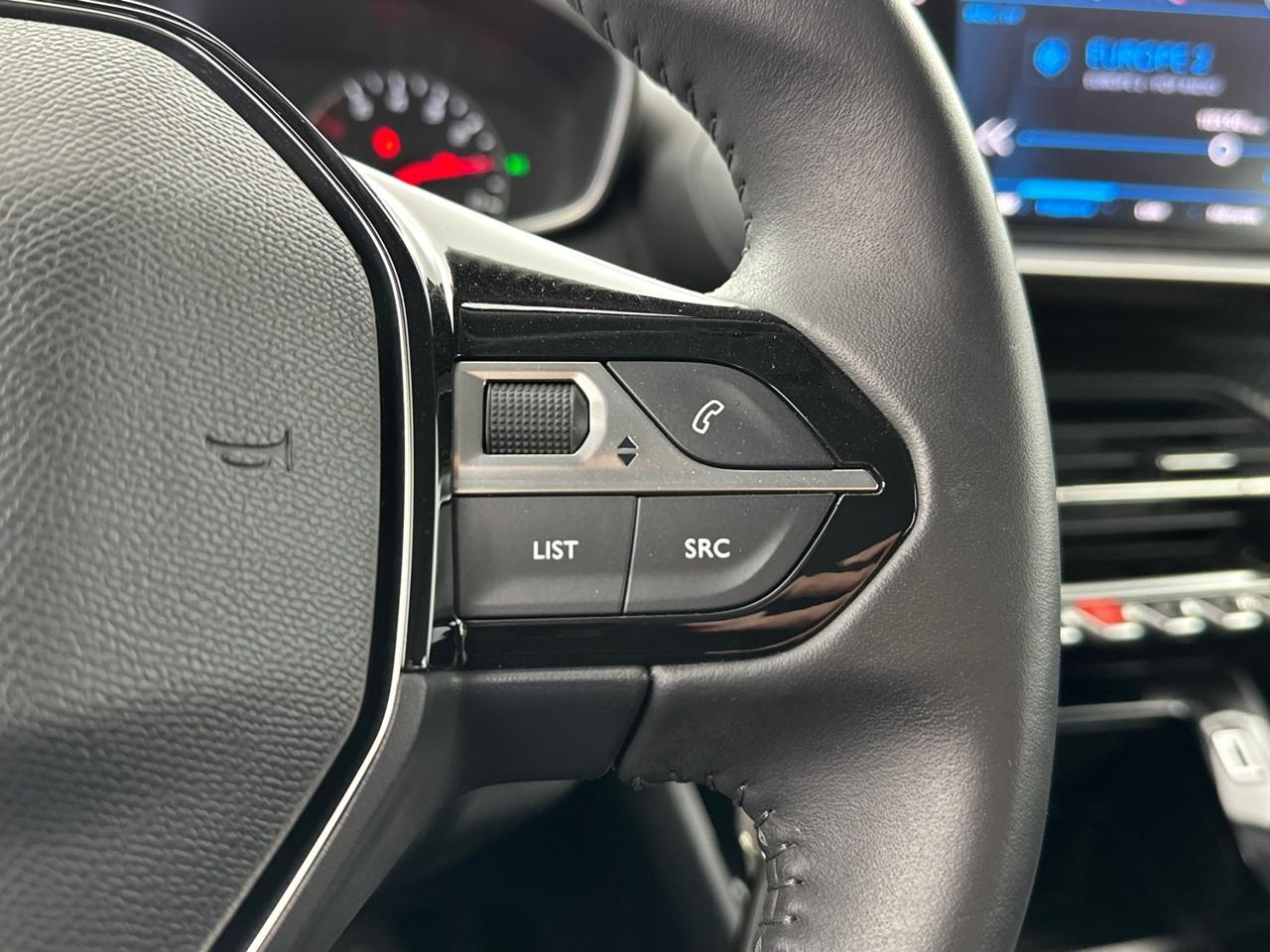 Peugeot 2008 puretech 100 s&s bvm6 active — photo 21