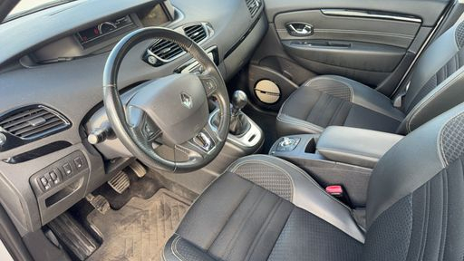 Renault Grand Scenic 1.6 dCi 130 - Bose Edition – 2015 – 131155 km – Diesel – Boîte Manuelle — photo 38