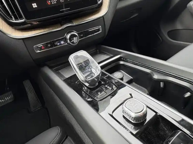 Volvo Xc60 t6 awd hybride rechargeable 253 ch+145 ch geartronic 8 — photo 15