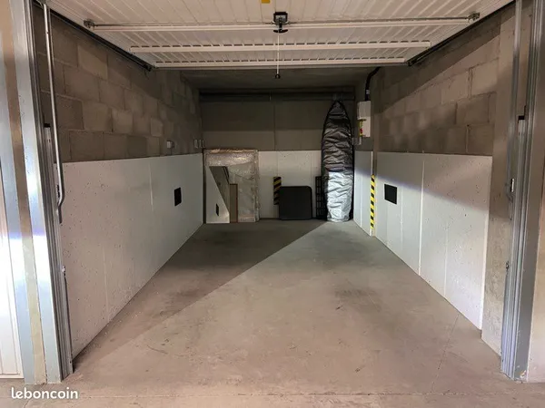 Tassin Loue Garage Fermé Electrifié