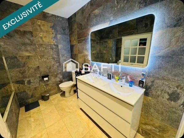 maison à saisir sans attendre aucun travaux très bon état.