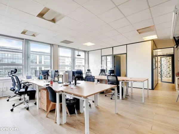 Bureau 318 m²