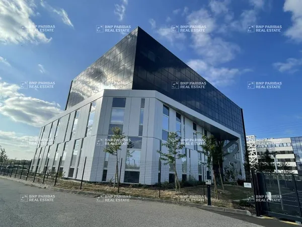 Bureaux 645 m²