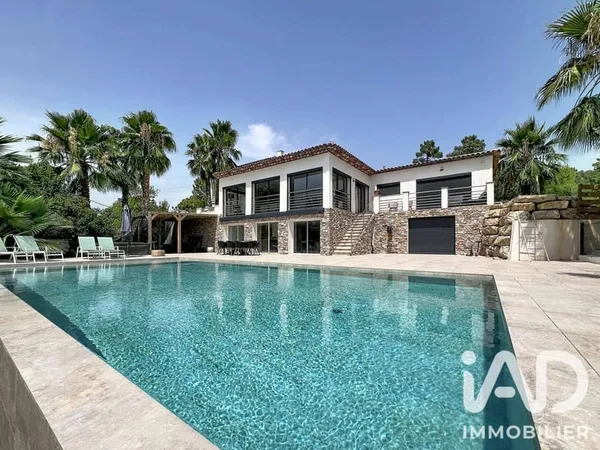Maison 5 pièces 400 m²