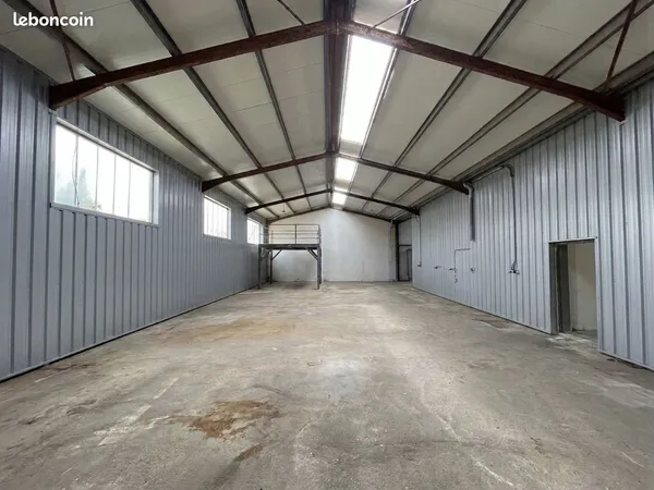 Local d'activités 350 m2 Anglet