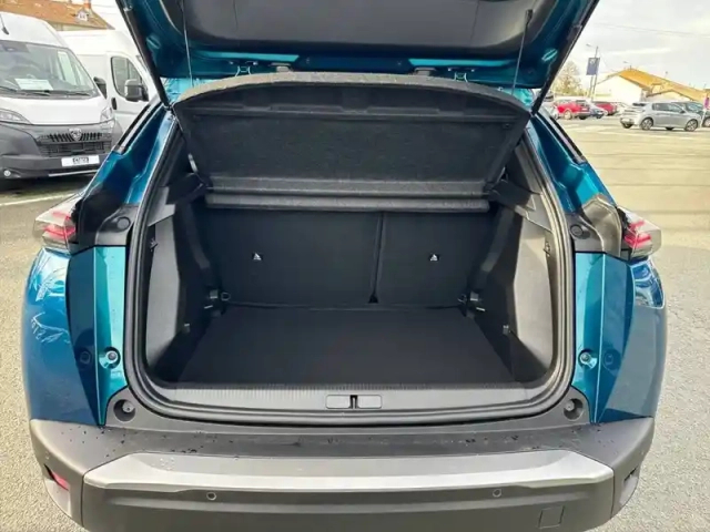 Peugeot 2008 hybrid 145 e-dcs6 — photo 6