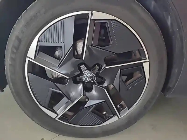 Peugeot 408 puretech 130 ch s&amp;s eat8 — photo 13