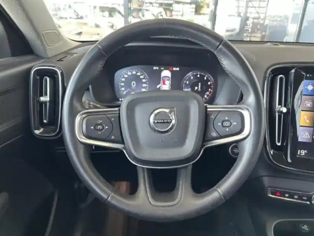 Volvo Xc40 t3 163ch momentum geartronic 8 — photo 5
