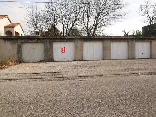 Stationnement Vente Saint-Pierre-la-Roche  16m² 82€