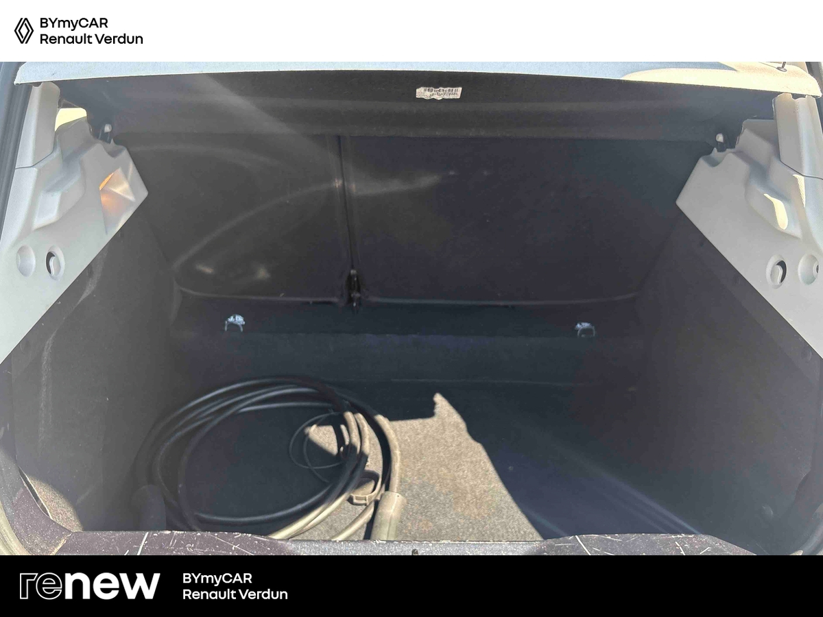 Renault Zoe R110 - 22B — photo 13