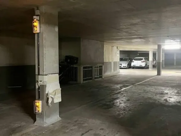 PLACES DE PARKING (93)
