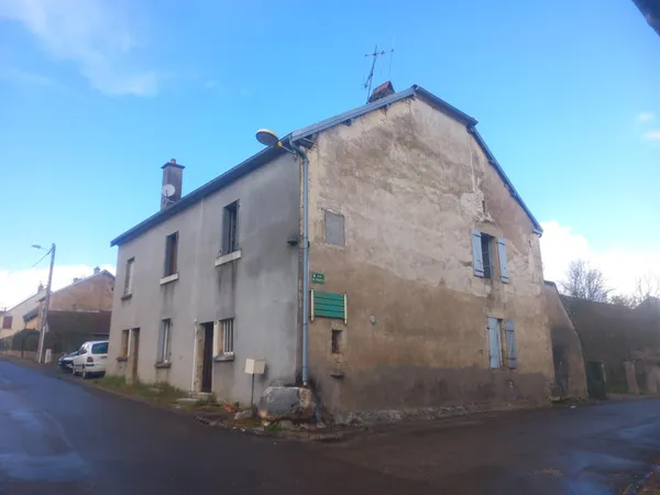 MAISON A RENOVER EN TOTALITE. ENORME POTENTIEL