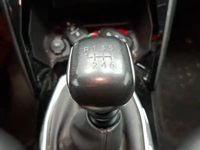 Peugeot 208 puretech 100 s&amp;s bvm6 — photo 30