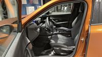 Peugeot 2008 1.2 PureTech 130ch S&S Allure Pack — photo 9