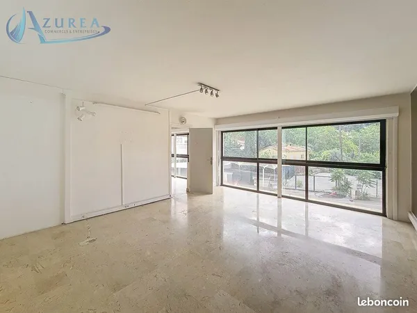 Bureaux 67 m² LE CANNET