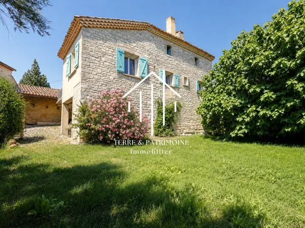 Maison 13 pièces 327 m²