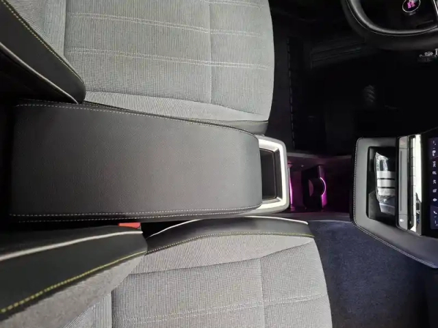 Renault Megane e-tech ev60 220 ch super charge — photo 34